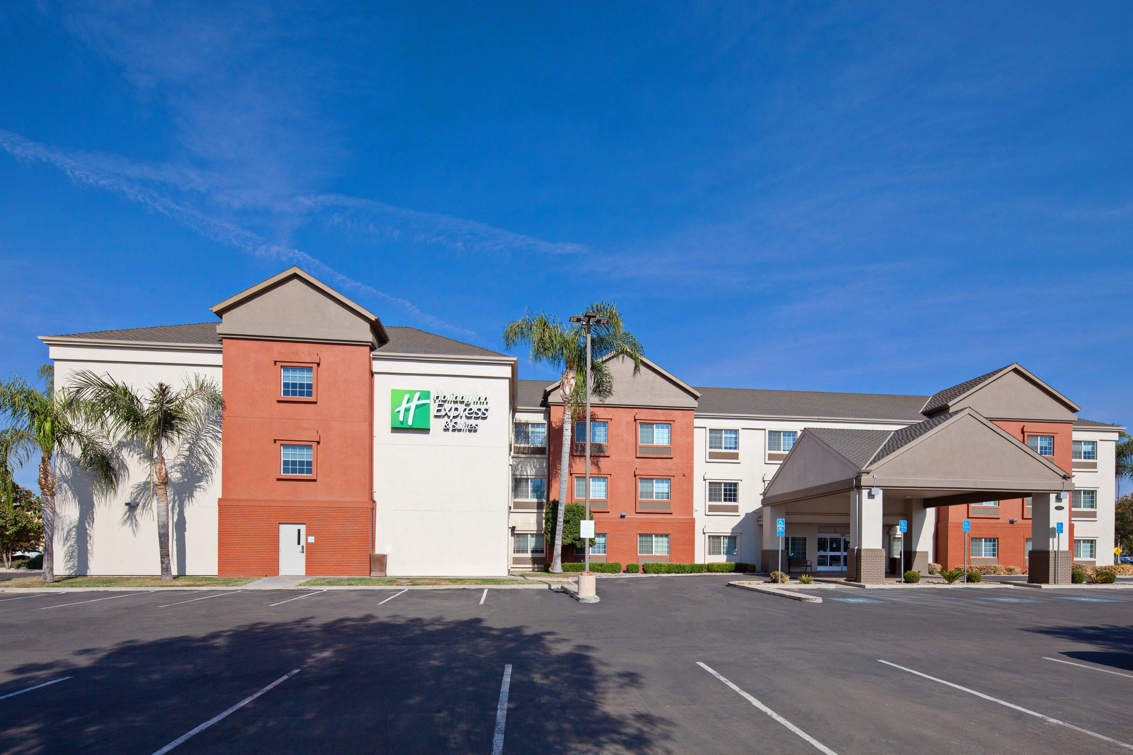 Holiday Inn Express & Suites - Tulare By Ihg Exterior foto
